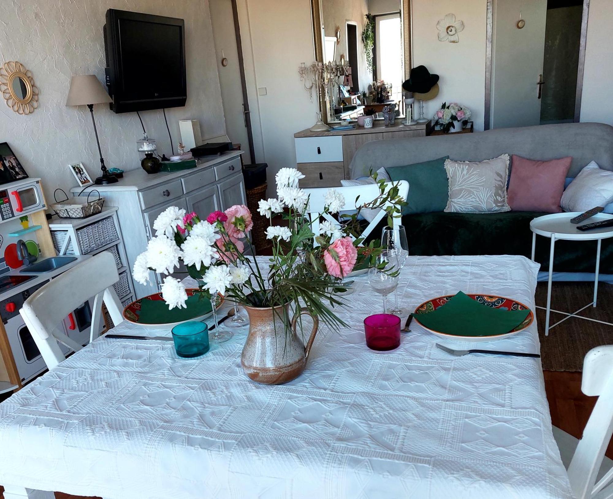 Chambre Chez L'Habitante Avec Salle De Bain Et Cuisine Communes - Presence D'Un Chat Bordeaux Exterior photo
